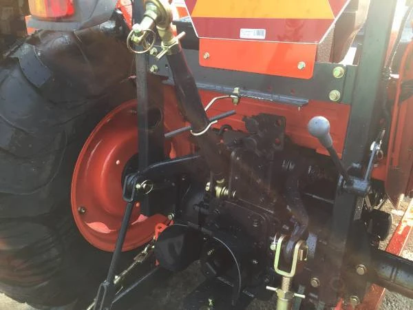 00505_9tSg4cYoT39_600x450_851fa691-fcfe-4cda-8b9f-ea457c97979c.jpg DK4210SE HST Kioti Tractor With KL5520 Loader KIOTI Tractors