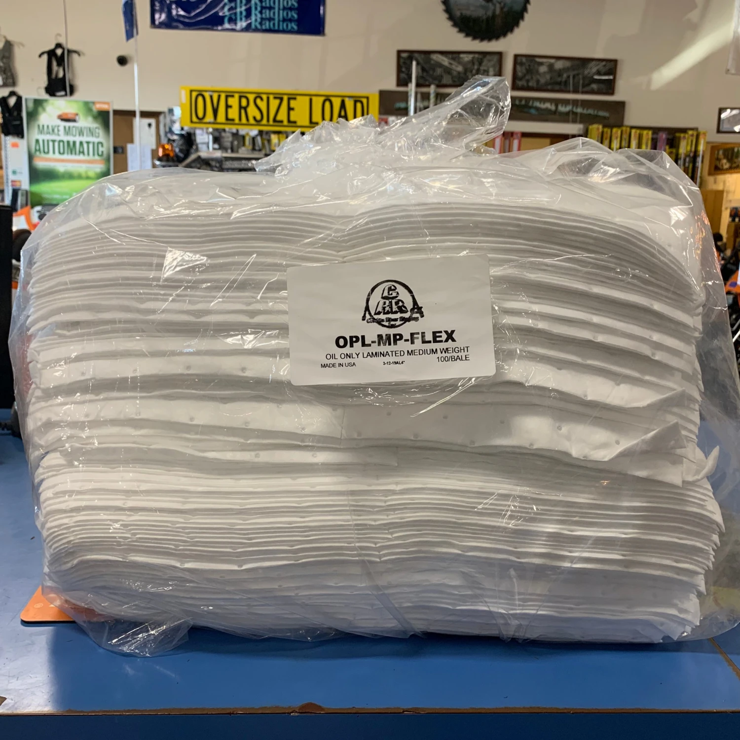 009_86bd26ad-d797-40f6-8cb6-e099dd18610a.jpg Cowlitz River Rigging OIL ONLY LAMINATED MEDIUM WEIGHT ABSORBENT PADS