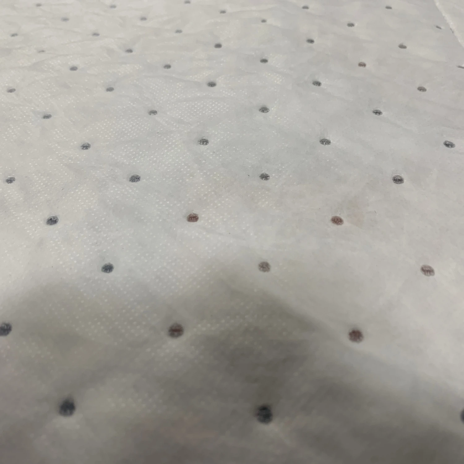 010_45bde1fc-4b64-4227-96e4-b92269a2a95a.jpg Cowlitz River Rigging OIL ONLY LAMINATED MEDIUM WEIGHT ABSORBENT PADS