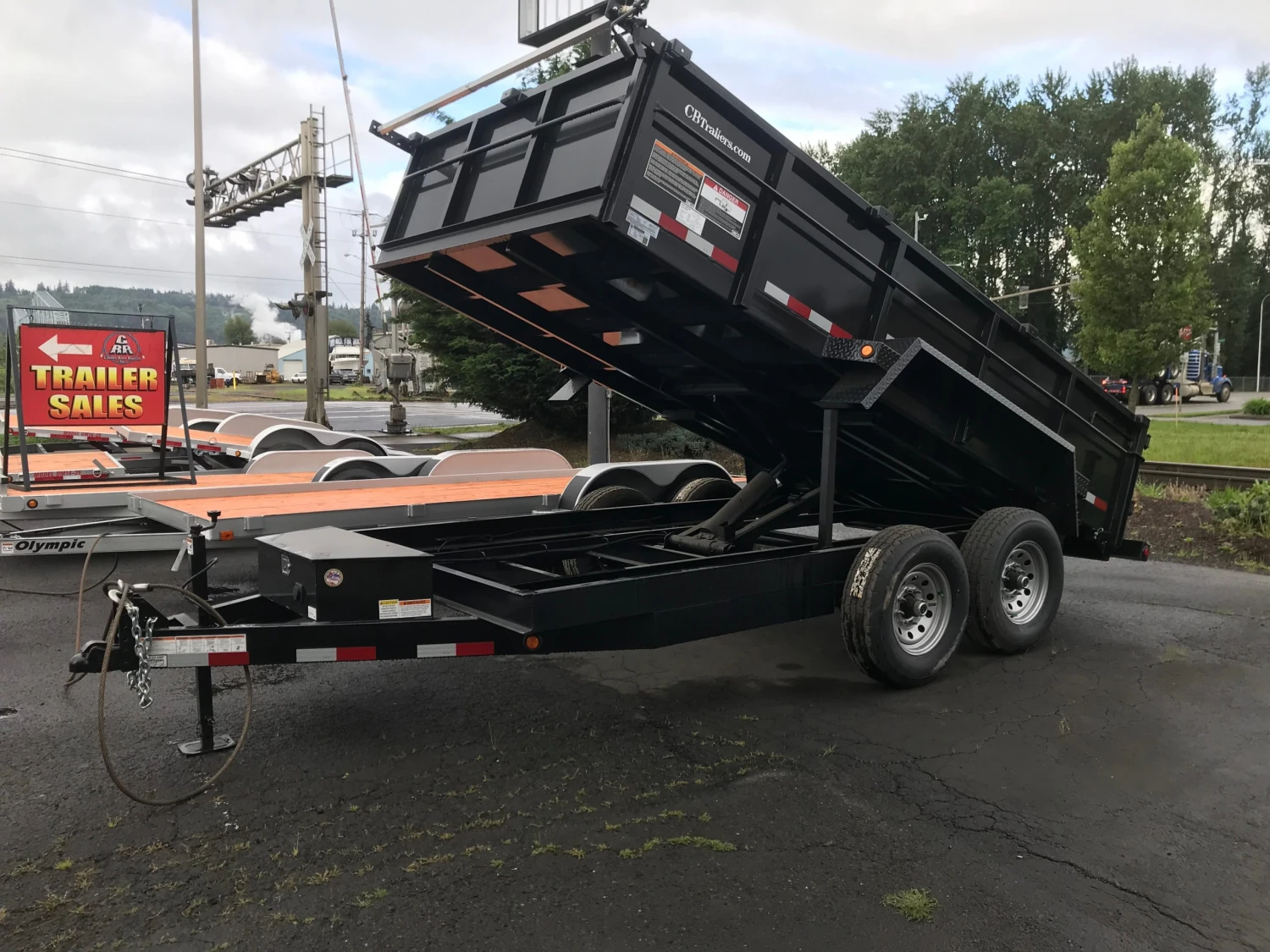 033_af933e8a-165a-4977-b10b-db38a17efc01.jpg C&B DUMP TRAILERS SCISSOR LIFT DUAL AXLE