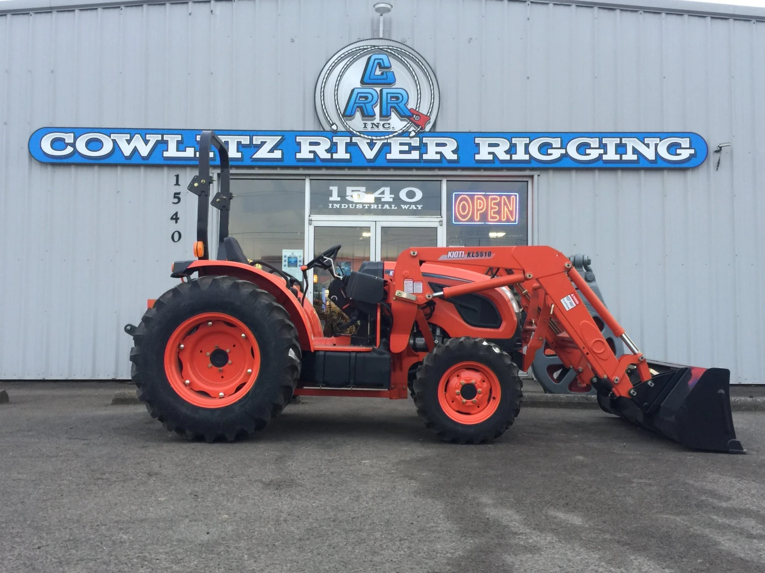 DK4510_tractor_with_KL5510_loader.jpg DK4510 Kioti Tractor With KL5520 Loader KIOTI Tractors