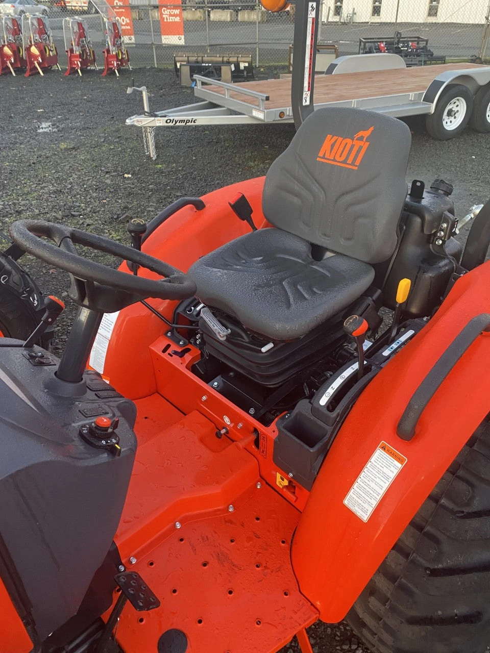 thumbnail_IMG_1923.jpg CK2610 HST Kioti Tractor And KL4030 Loader