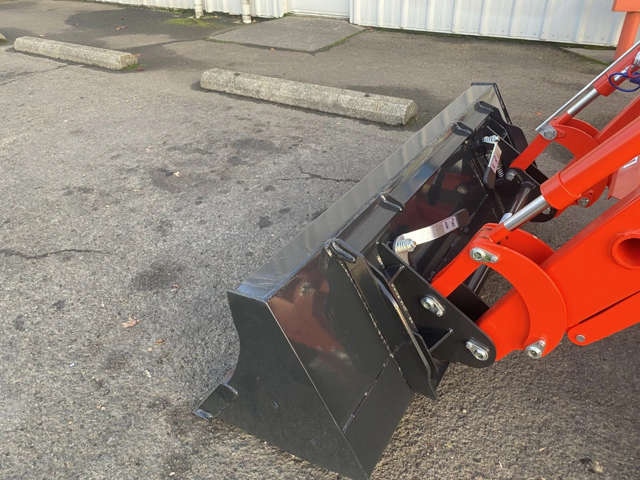 thumbnail_IMG_1929.jpg CK2610 HST Kioti Tractor And KL4030 Loader